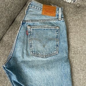 Levi’s 501 Distressed Skinny Jeans